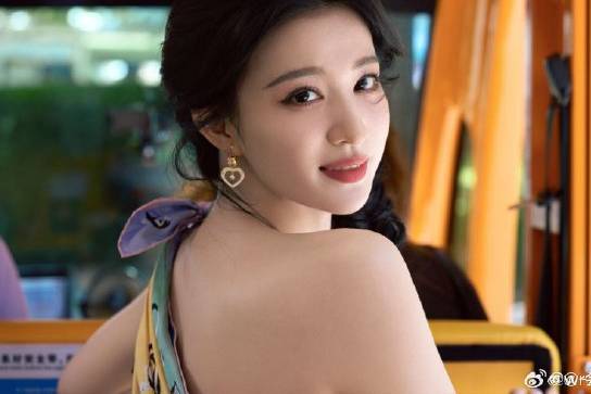 王楚然接替金晨！却靠笨蛋美女让《现在就出发4》热度翻盘封面图
