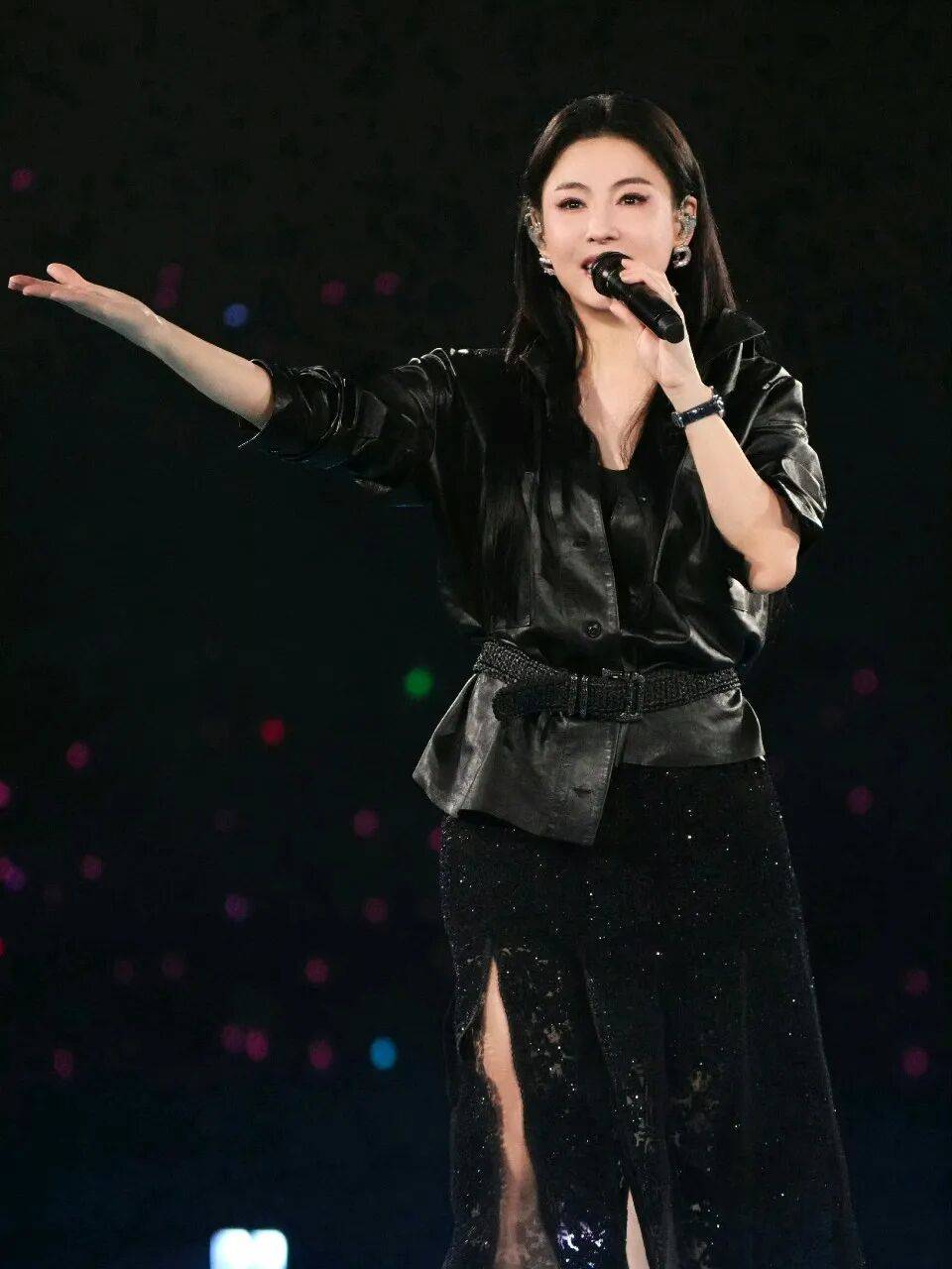 惊艳芝彩色松弛柏搭酷穿搭__松弛感穿搭示例