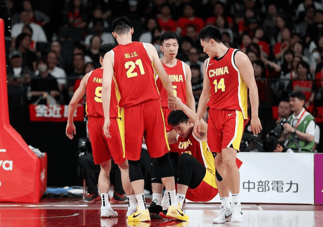 杜锋亲手掀了自己的锅：CBA是外援培训班，本土球员负责围观