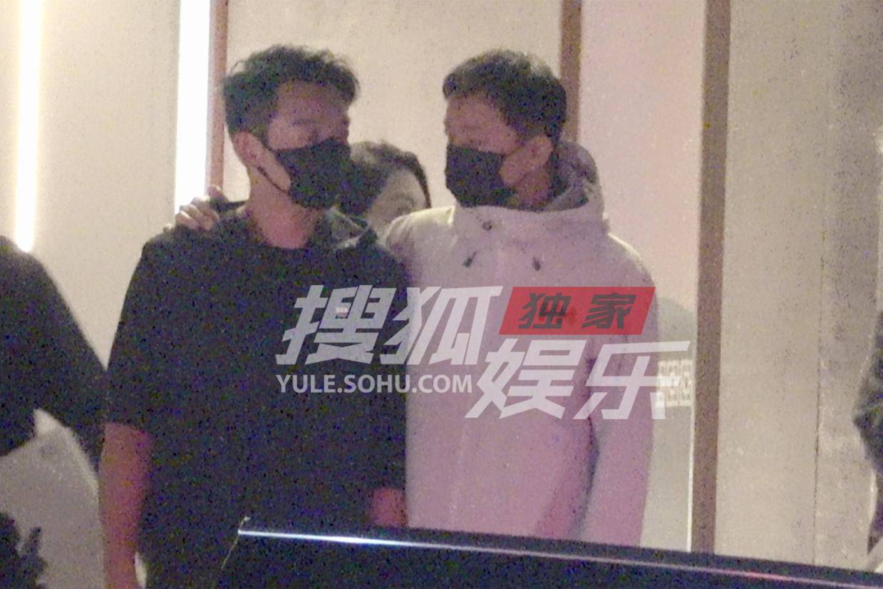 韩庚郑恺火锅聚会同框 展现老友情深与默契