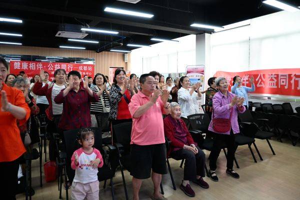 图5 全体健康操.jpg