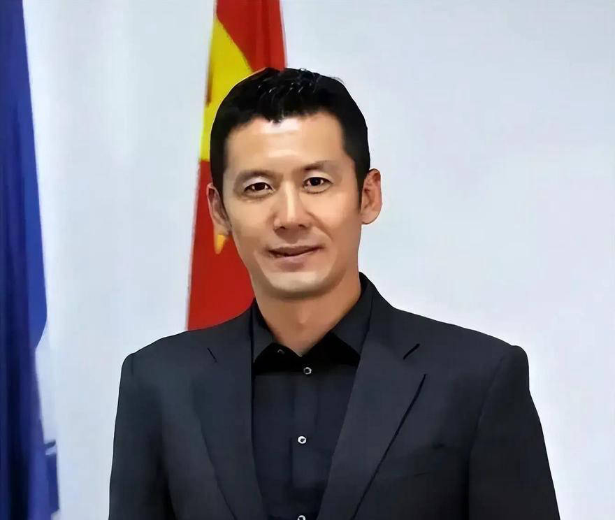 原创
            杨晨新任浙江男足总经理，展现实力与机遇并存的新篇章
