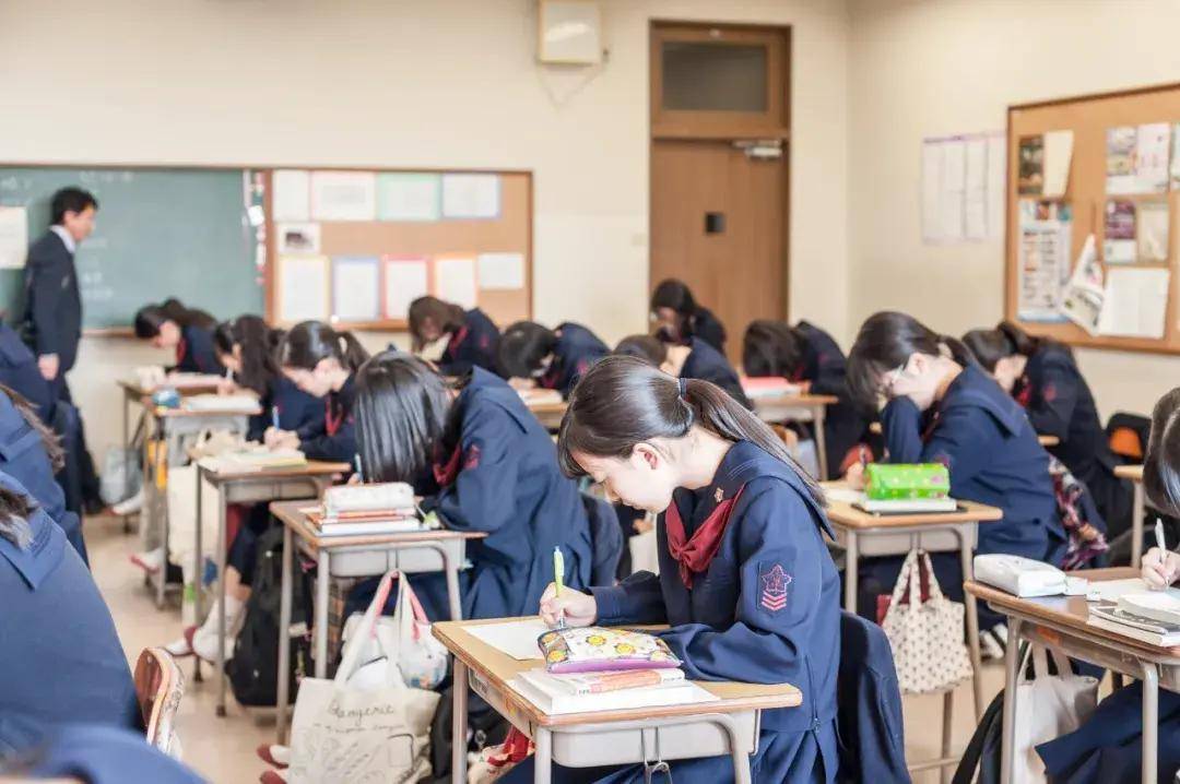 请输入图片描述