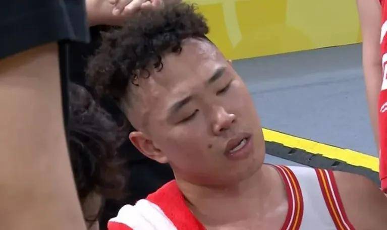 消失了！再见MVP！中国男篮的首发核心后卫
