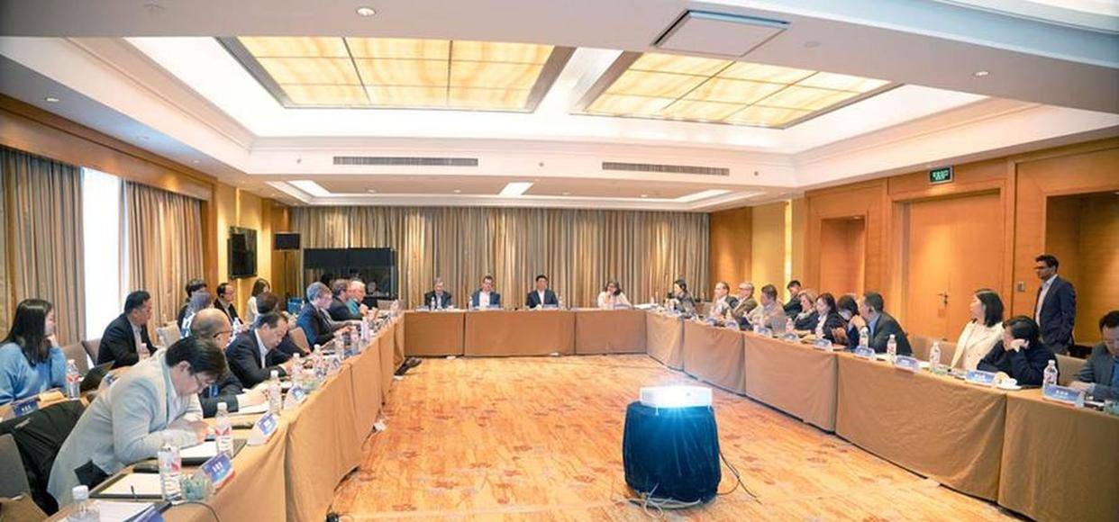 西甲主席特巴斯公开道歉，皇马球迷不满其态度软弱，皇马官方将表态