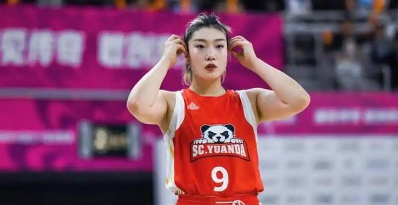 李梦签200万美元合同复出?离开赛场16个月：首秀决定国家队未来