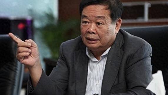 回顾宁捐80亿，不给员工涨一分工资，曹德旺是真慈善还是资本家？
