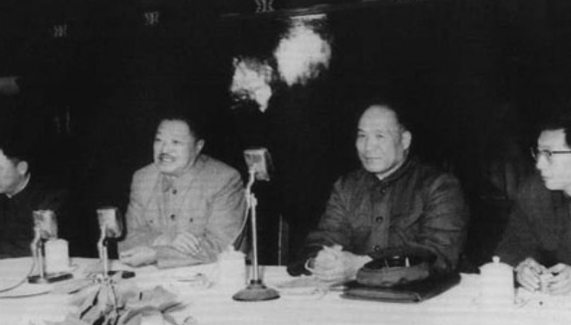 60多年前，国足踢输了球，国家队直接被取消，球员要接受军事训练