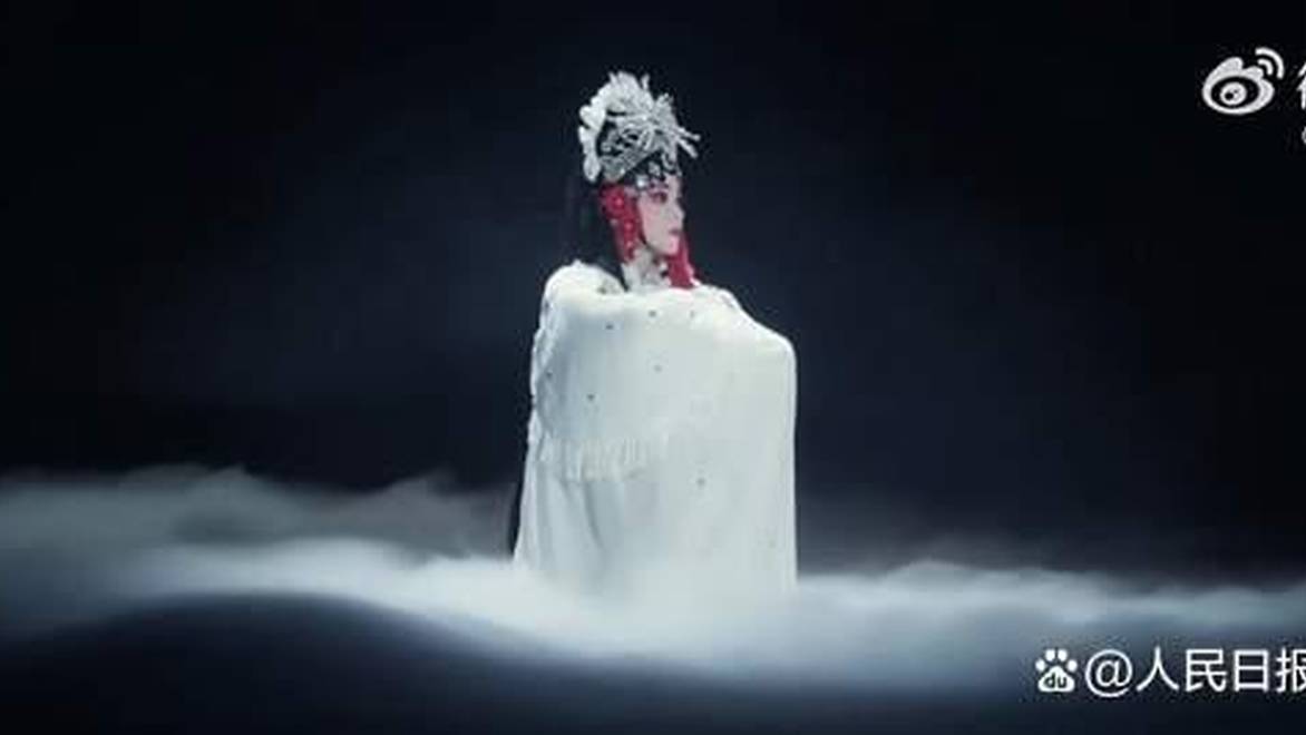 戏曲身段“慢卧鱼”掀起模仿热，专家提醒：轻易尝试可能损伤4大关节