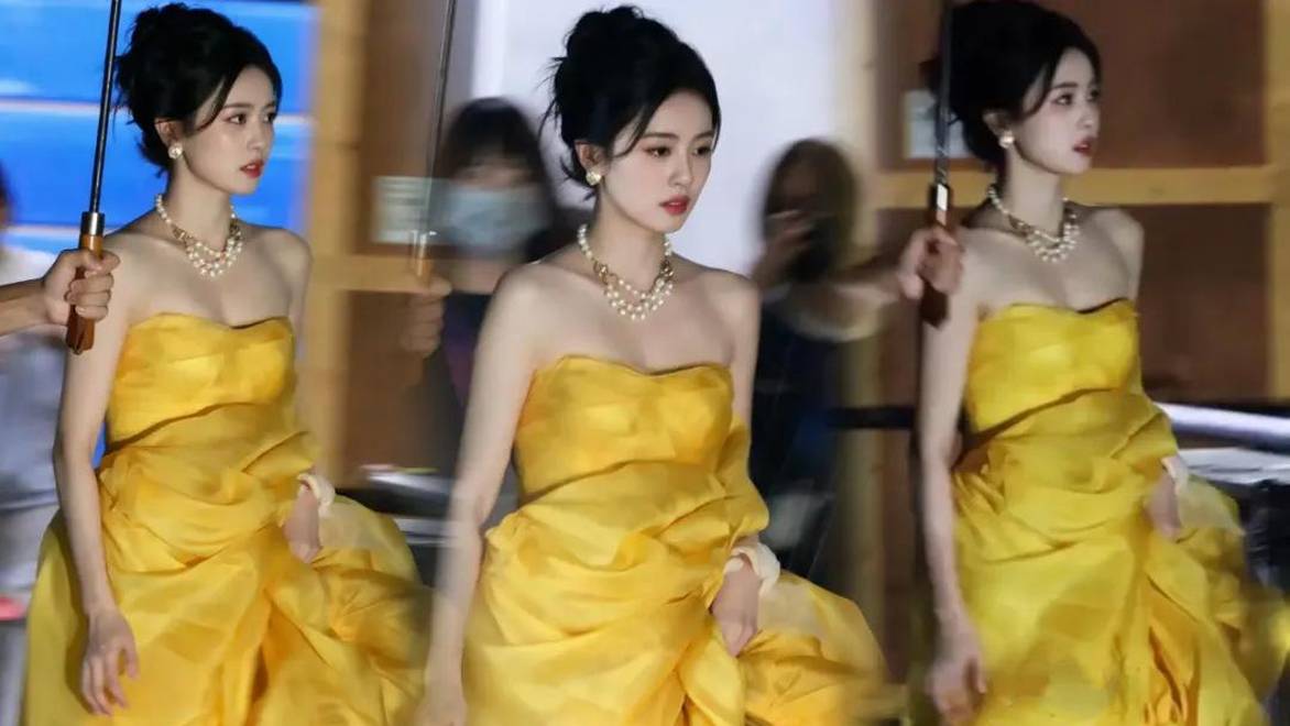 白鹿穿黄色抹胸长裙，明艳娇俏宛如童话公主