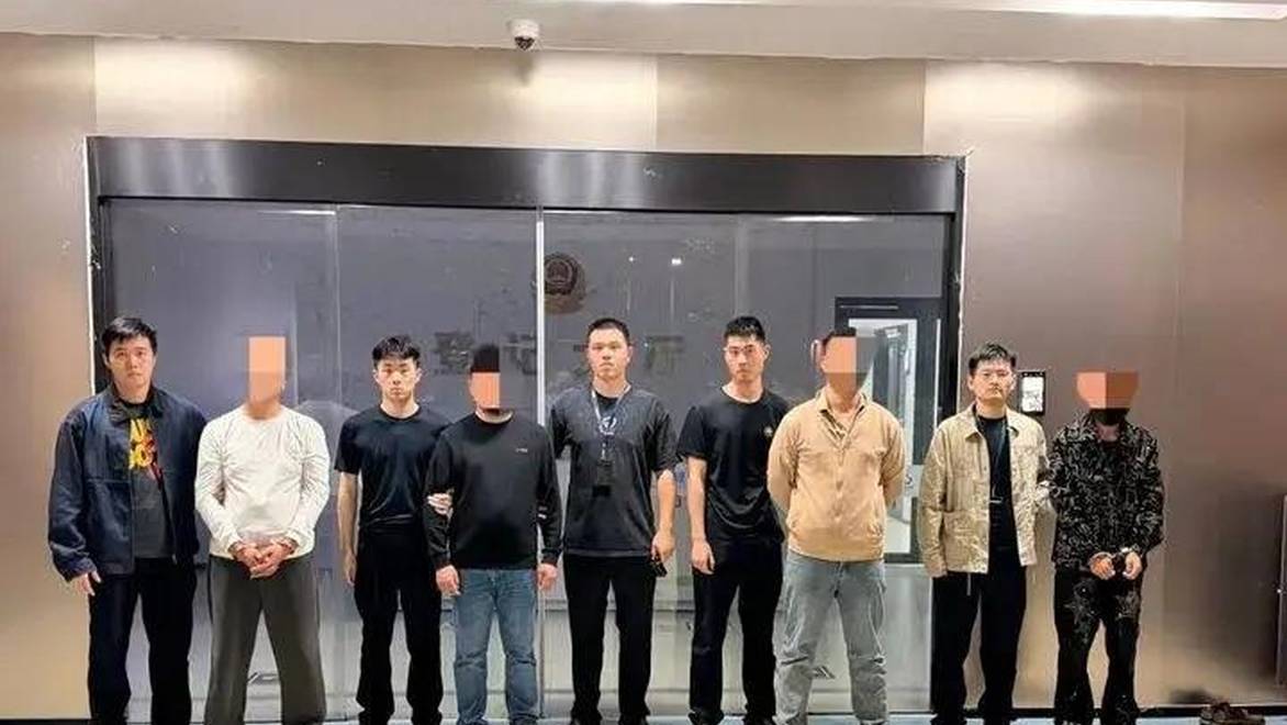 雨夜辗转三地狂追5小时，南通民警截回14万元涉诈现金
