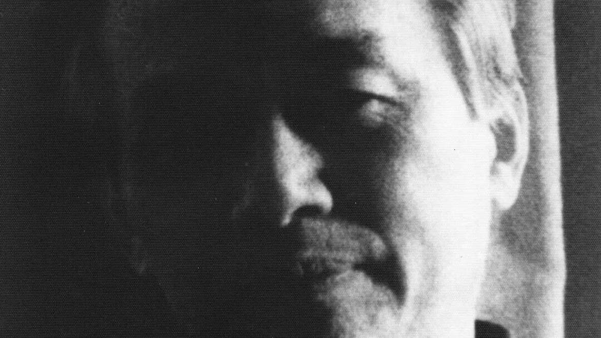 舒传曦，凌晨病逝