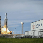 #SpaceX上市后首次大跌近5%#频道图标