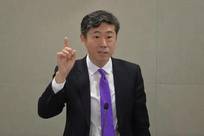 北京，清华教授李稻葵在公开论坛上罕见拍桌子：坚决反对养老政策无限拖延。
