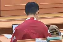 南京留学生莫斯科披旭日旗遭开除，多家账号竟公开支持，全网炸锅！