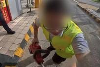 江西一摩托车疑闯高速被收费站工作人员持电锯拦下，高速管理中心：行为不当，正在处理