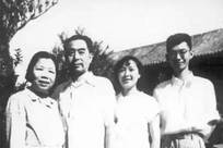 亲手创建中共、介绍周恩来和朱德入党，却在中共四大上赌气退党，李大钊等人怎么劝都劝不住，暮年坦言这是毕生最大憾事