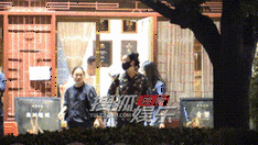 那英深夜与好友聚餐 贴心送别友人尽显豪爽性格