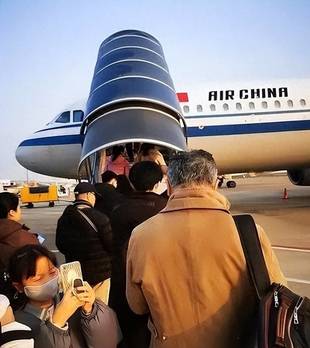 抱紧美日大腿，停飞中国航班、拒绝中国游客的小国，现状如何？