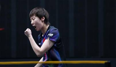 组图：WTT中国大满贯-王曼昱3-2晋级八强 握拳庆祝胜利