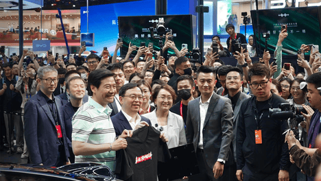 北京车展人气王：比亚迪整馆出圈，明星都来打卡