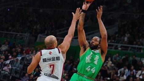 正式确定！辽宁男篮锋线大将离队，告别CBA赛场