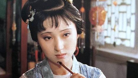 红楼梦中，为何林黛玉被众人叫做林姑娘，薛宝钗却被称为宝姑娘？