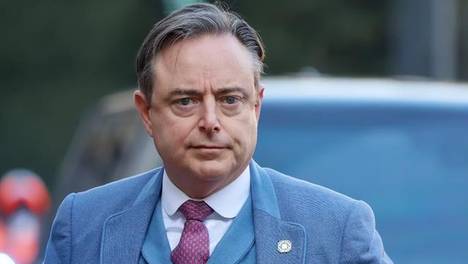 比利时首相叫屈：欧盟峰会避谈中国，27国对华立场四分五裂！