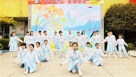 成都市实验小学文苑分校师生迎接马年新程，共赴成长之约