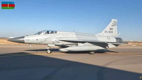 神秘买家终于实锤！阿塞拜疆JF-17高调亮相，“枭龙”销量突破300架意味着什么？