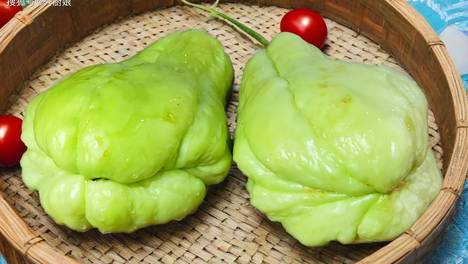 “天热吃一瓜、赛过鱼和虾”，三伏天遇见这瓜使劲吃，随手一蒸，营养好吃又下饭，大人孩子都爱吃！