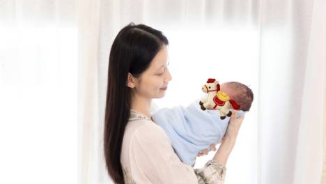 孙伊涵晒照官宣生子 画面温柔治愈满是幸福感 5图