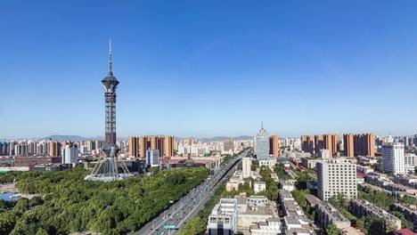 石家庄的发展变化，并不是靠扩大城市规模来实现的，而是通过补齐基础设施等短板来完成的