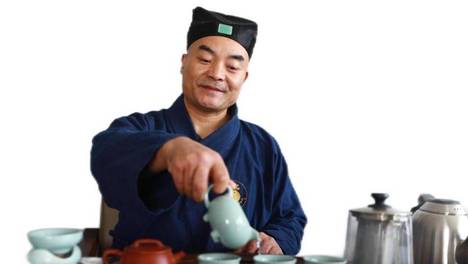 以艺传文脉 守艺启新声 张财强应邀出席第三届非遗主题春节晚会