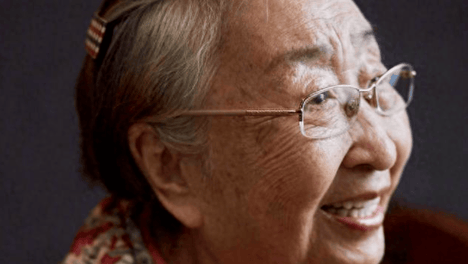 老戏骨彭玉去世，被曝高龄改嫁亡夫姐夫，曾放弃事业照顾亡夫八年 彭玉一生传奇，晚年因私生活被炒作，但其演艺成就与真情实感更值得铭记。