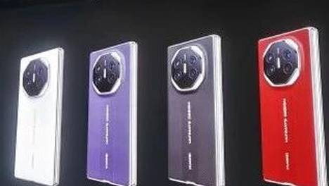 比单依纯还疯的歌手出现了