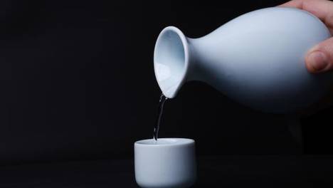 白酒立大功？研究发现：经常喝白酒的老年人或有5个好处