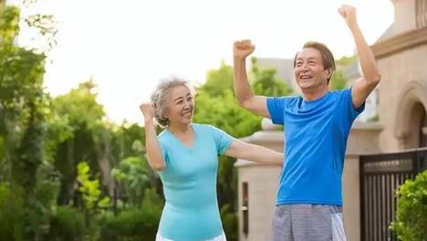 医生发现：能活到85岁的长寿者，大多在55岁，就不碰4件事了