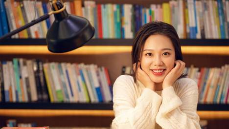 女人敢背着老公和别人暧昧，只说明这一个问题