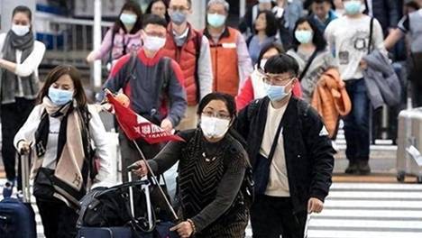 十万人困美国遣不回去，特朗普签证威胁中国：快来把你们的人接走