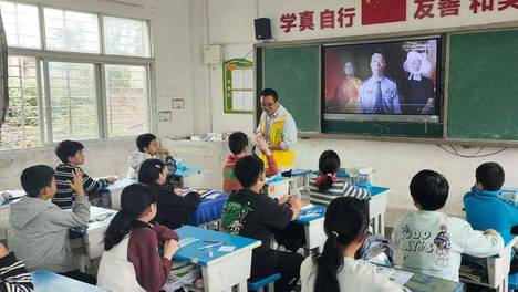南漳县城关镇：禁毒宣传进校园 筑牢假期“安全锁”