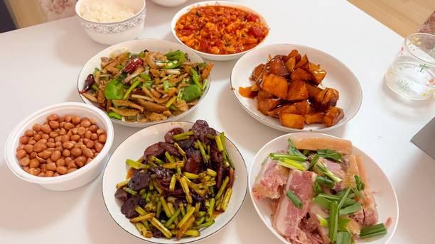 3人份午餐这样搭配！四菜一汤不到30元，营养实惠吃到撑