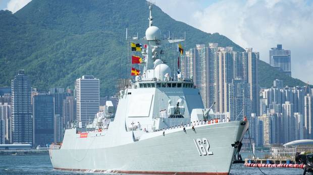综述：国安家好庆回归 香江舰影引热潮——南宁舰、衡阳舰抵港激发爱国热情