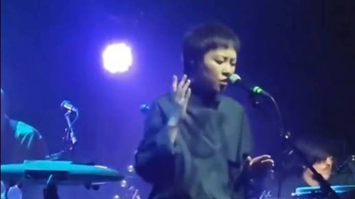 窦靖童伦敦演唱会上给19岁李嫣庆生，是在炫耀自己吗？