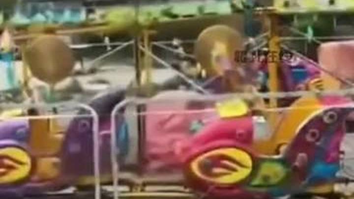 河南郑州贾峪镇一儿童游乐小火车撞上一名儿童身亡，是谁的责任？