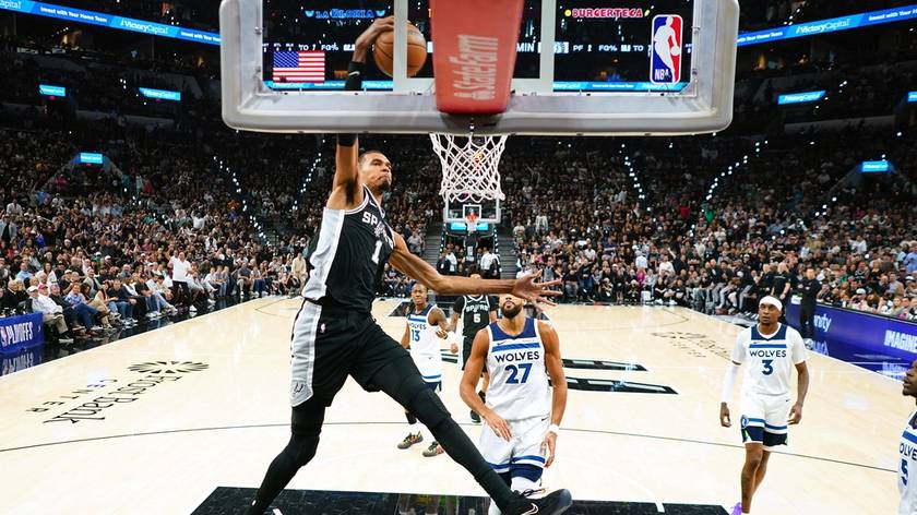 NBA-马刺VS森林狼 文班亚马扣篮