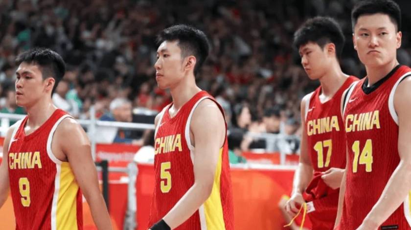 全是一群“工具人”！杨鸣一针见血：中国男篮凭什么赢日本？