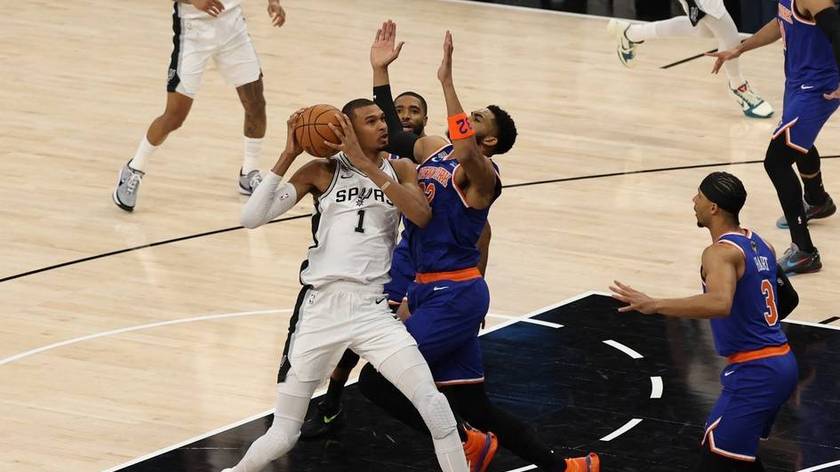 NBA总决赛-马刺VS尼克斯 文班亚马持球强突