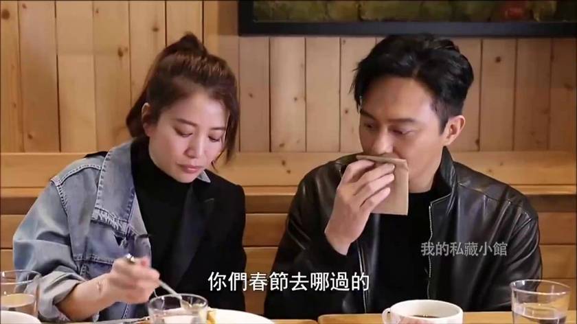 张智霖夫妇春节滑雪，偶遇热情男子打招呼：几天后才知道是邓超