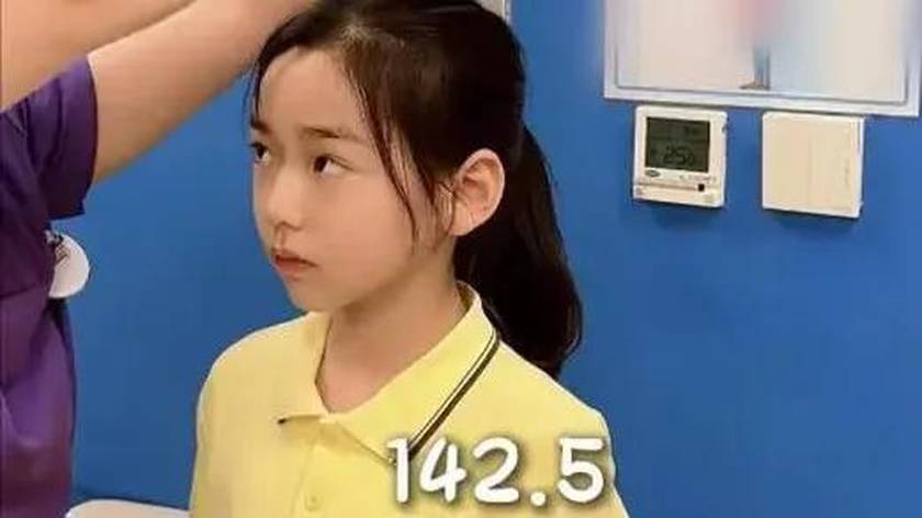 董璇曝女儿体检情况，10岁身高142.5坦言发育快